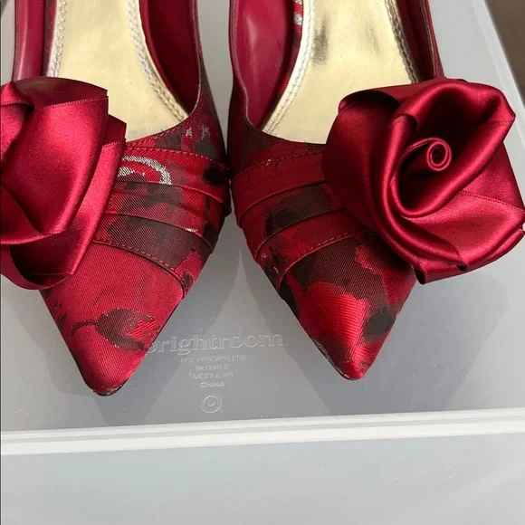 White House Black Market Alexa Red Floral Rosette Pumps - Picture 5 of 13